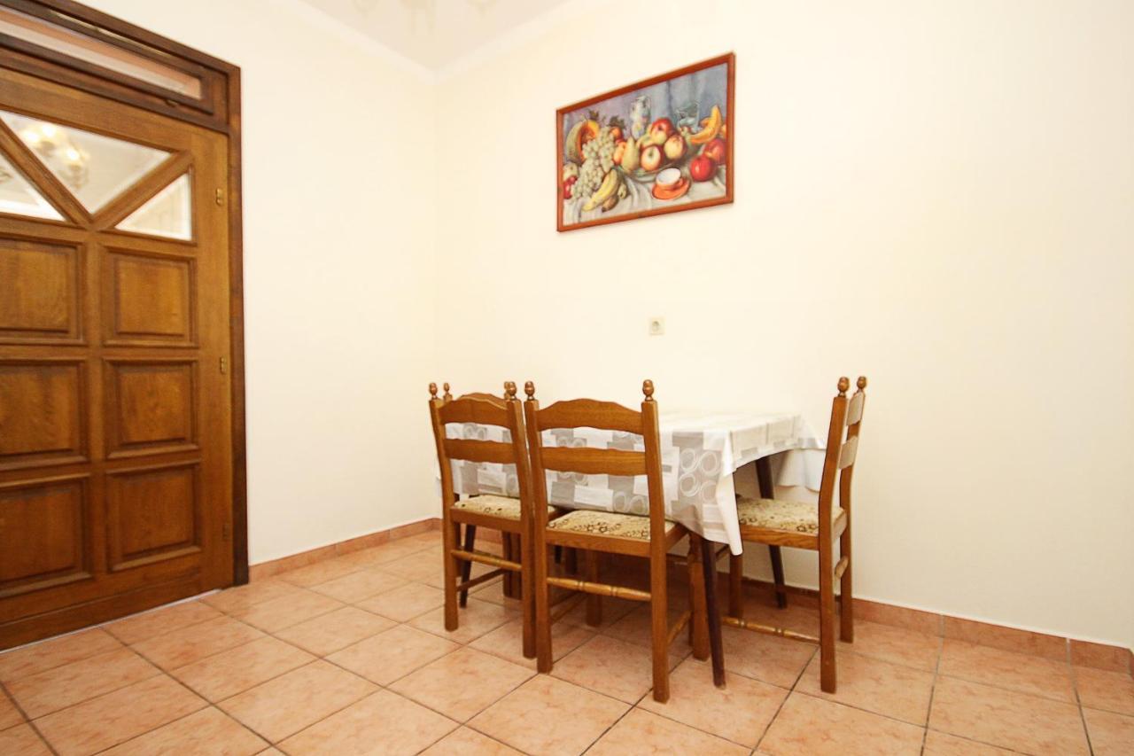 Apartments With A Parking Space Zavalatica, Korcula - 4453 Exterior foto