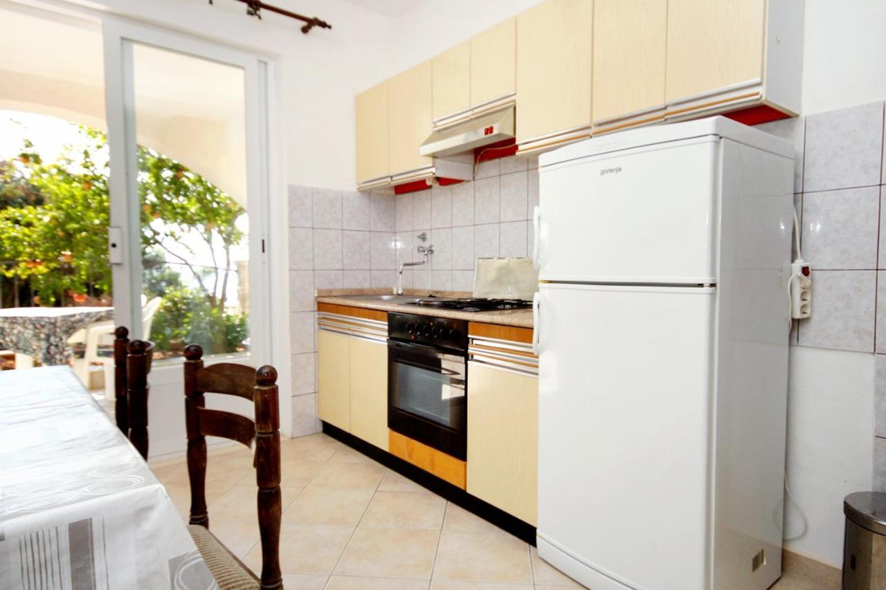 Apartments With A Parking Space Zavalatica, Korcula - 4453 Exterior foto